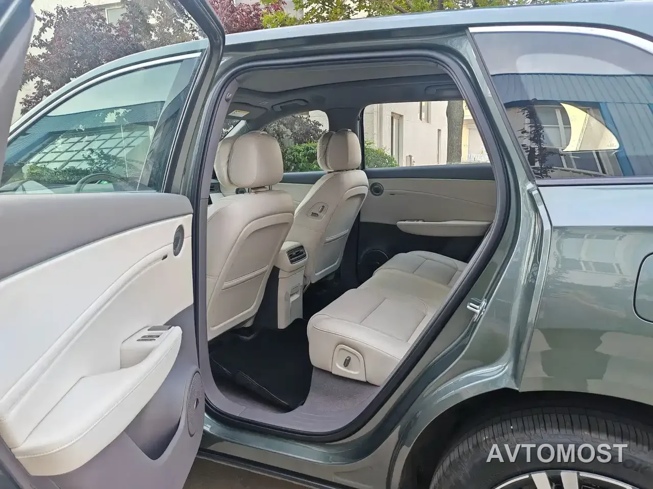 Hongqi HS6 PHEV 2026 Model 220 Intelligent Hybrid Edition — фото 8