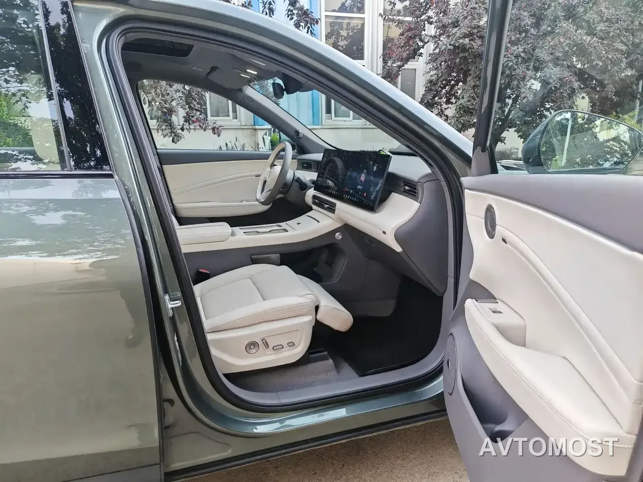 Hongqi HS6 PHEV 2026 Model 220 Intelligent Hybrid Edition — фото 11