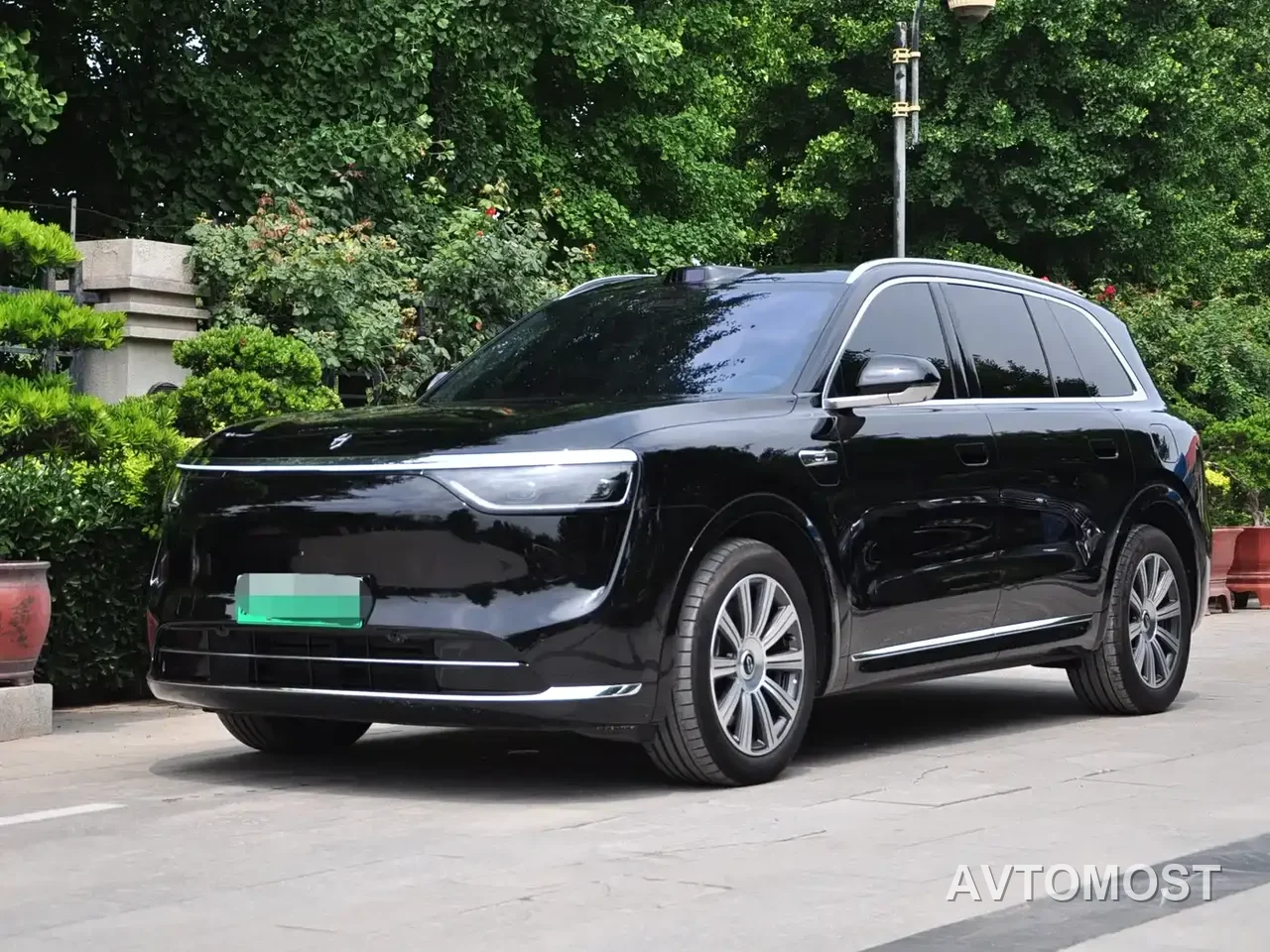 AITO M8 2025 Extended Range Max 37kWh 5-Seater — фото 1