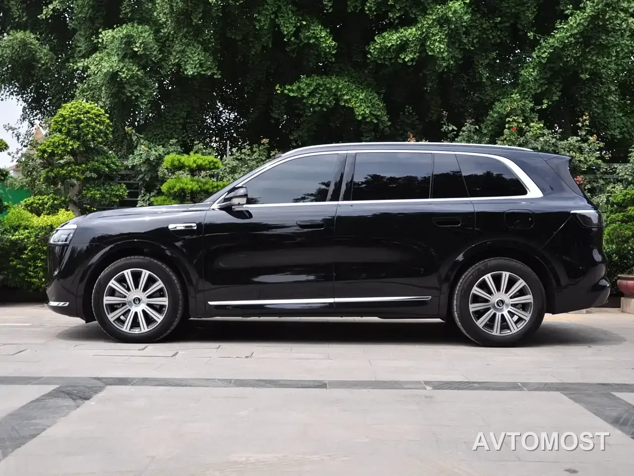 AITO M8 2025 Extended Range Max 37kWh 5-Seater — фото 3