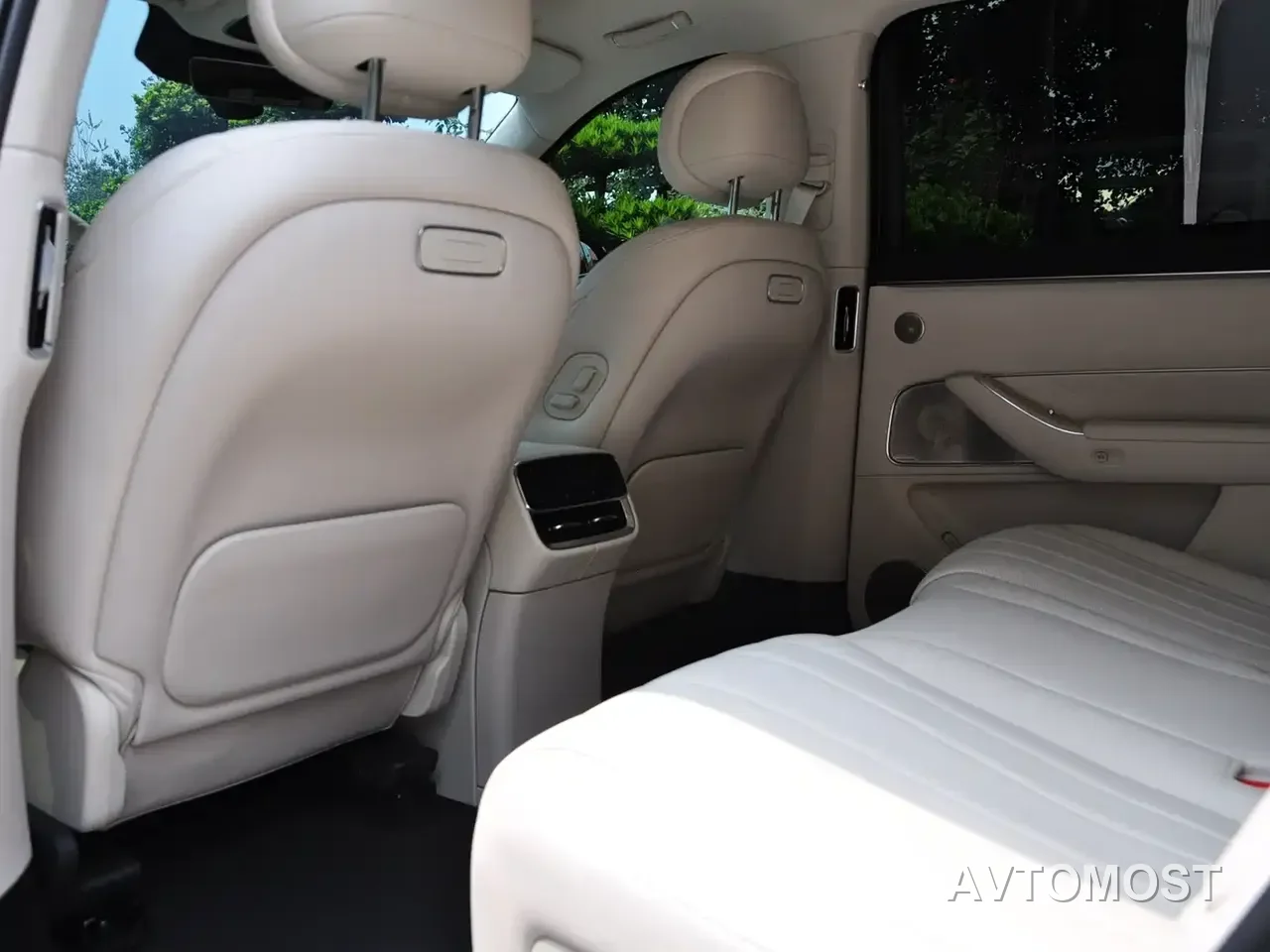 AITO M8 2025 Extended Range Max 37kWh 5-Seater — фото 7