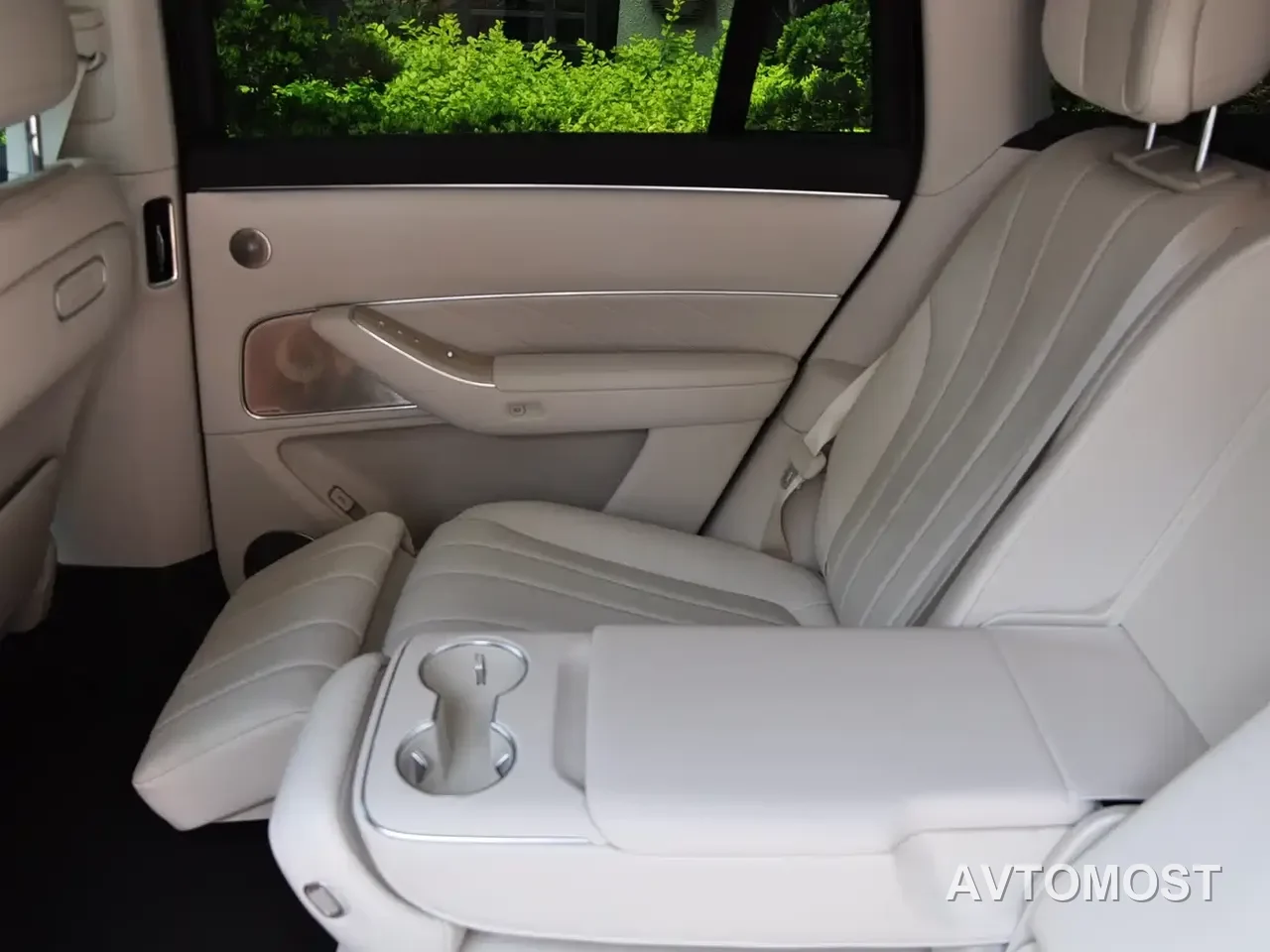 AITO M8 2025 Extended Range Max 37kWh 5-Seater — фото 9