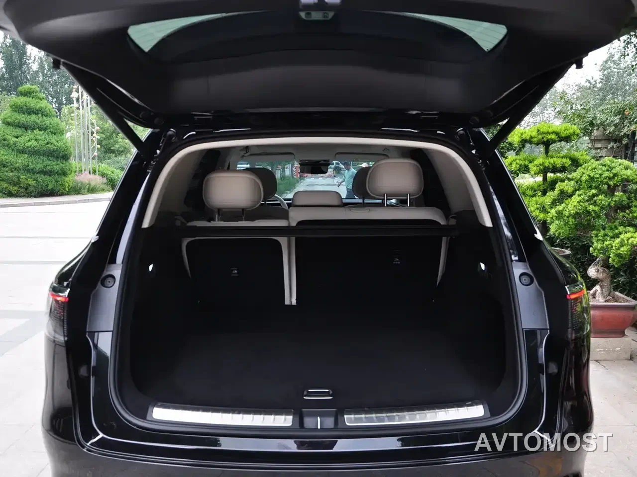 AITO M8 2025 Extended Range Max 37kWh 5-Seater — фото 11