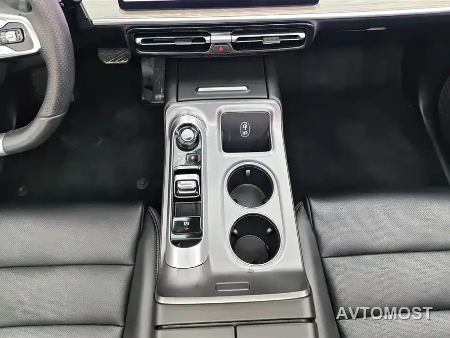 GAC Trumpchi E8 2024 Glory Series 2.0L Glory Edition — фото 12