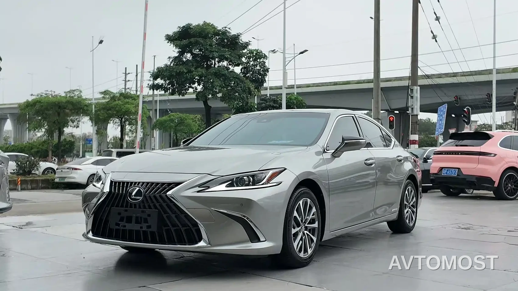 Lexus ES 2021 300h Excellence Edition — фото 1