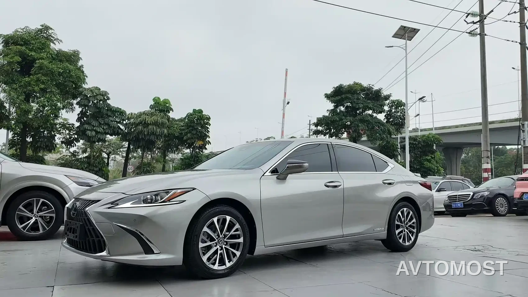 Lexus ES 2021 300h Excellence Edition — фото 2
