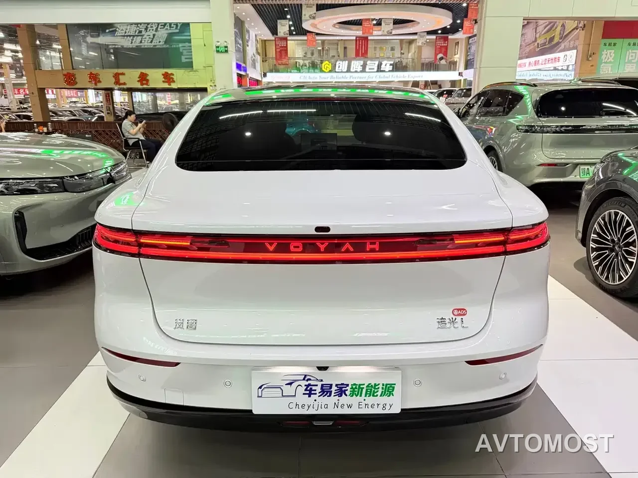 VOYAH Zhuiguang L 2025 Mid-configuration Model — фото 6
