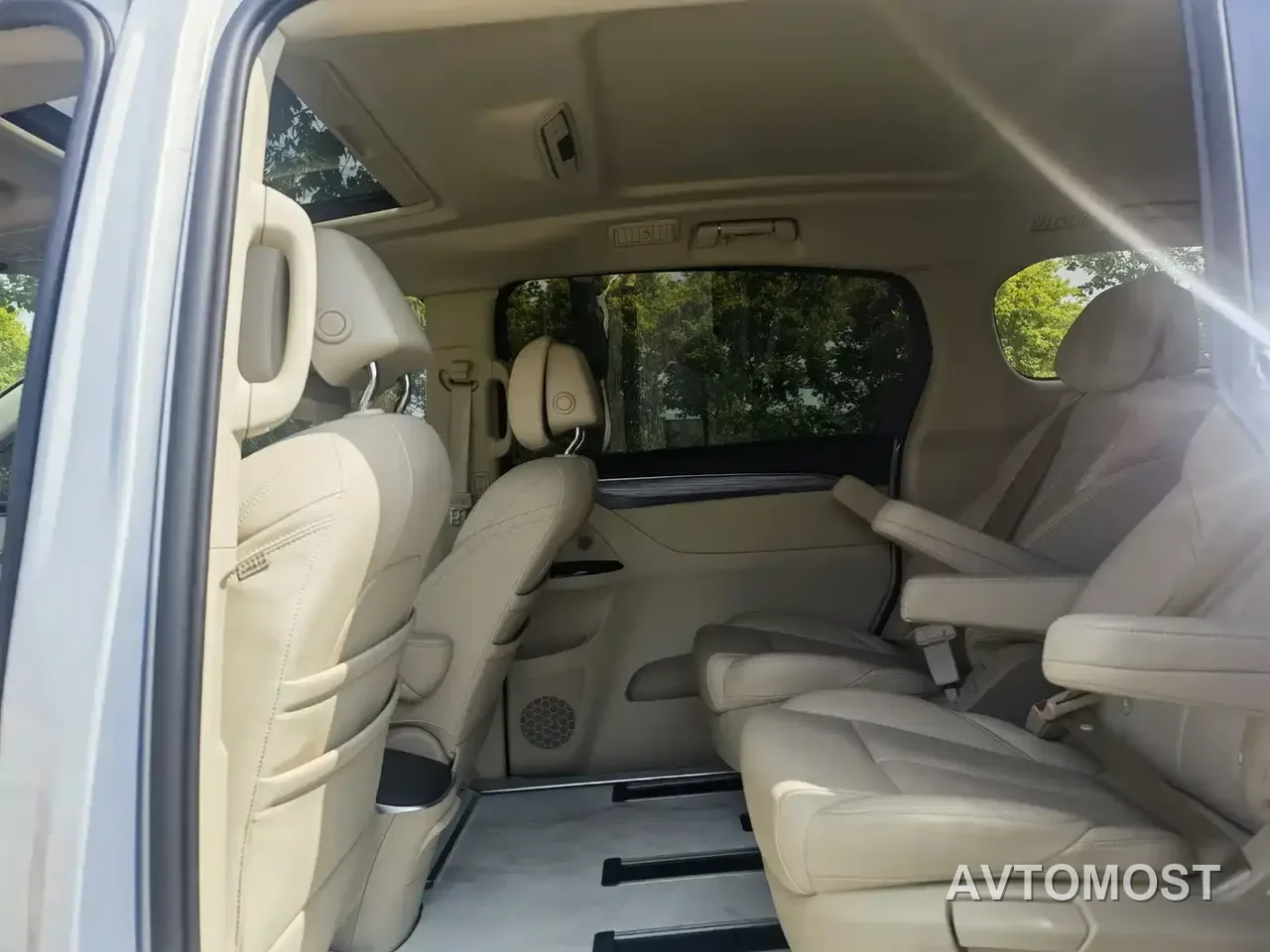 Buick GL8 New Energy 2025 Land Honor Premium Edition 7-Seater — фото 12