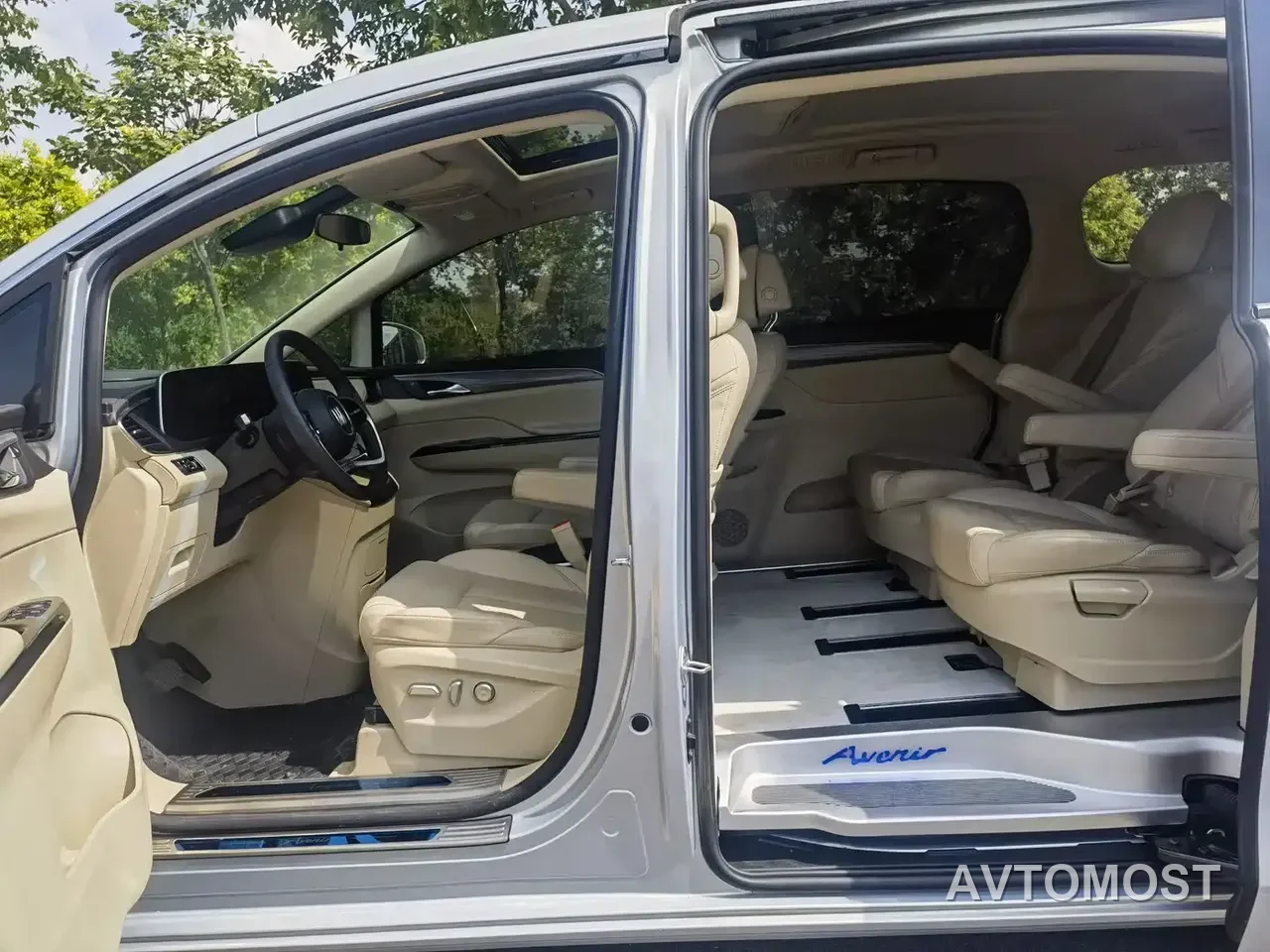 Buick GL8 New Energy 2025 Land Honor Premium Edition 7-Seater — фото 5