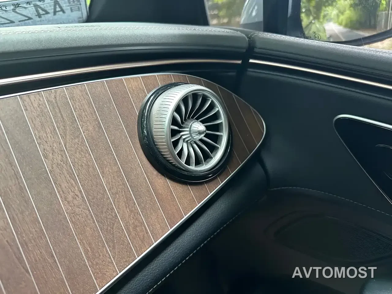 Mercedes-Benz EQE 2022 350 Luxury Edition — фото 13