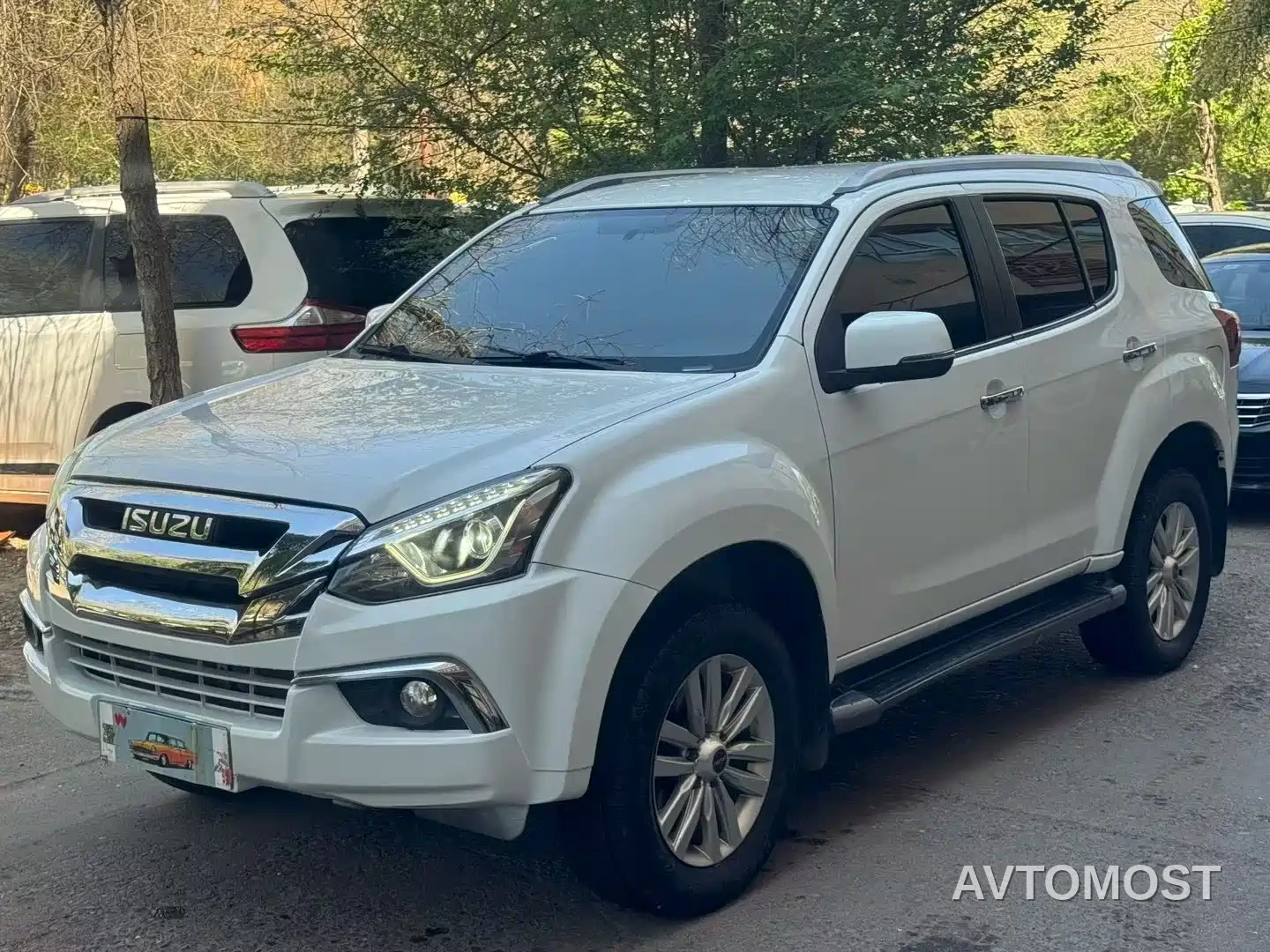 Isuzu mu-X Ranger 2020 Model 1.9T Diesel Automatic 4WD Premium Edition 5-Seater China VI — фото 1