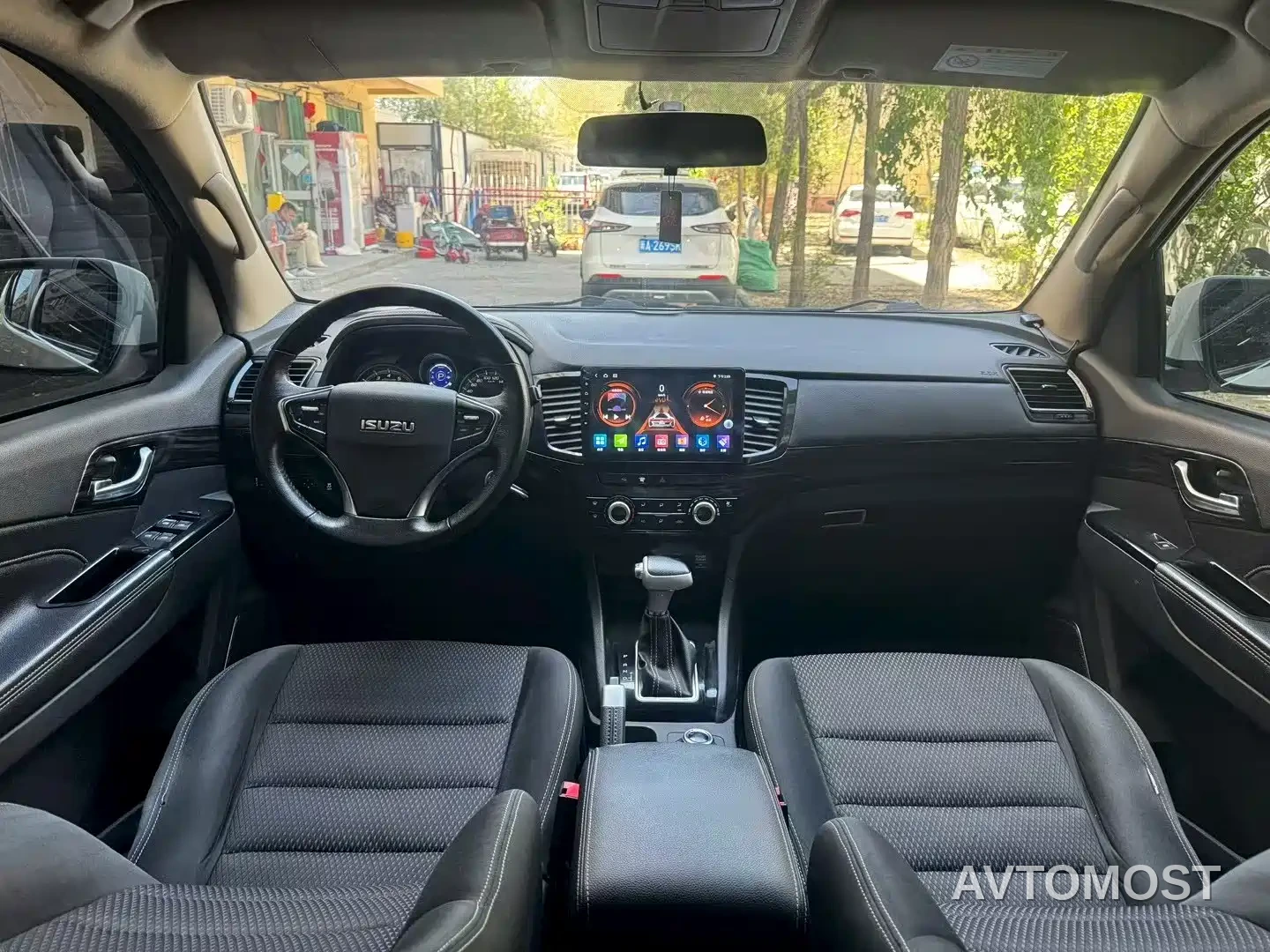 Isuzu mu-X Ranger 2020 Model 1.9T Diesel Automatic 4WD Premium Edition 5-Seater China VI — фото 4