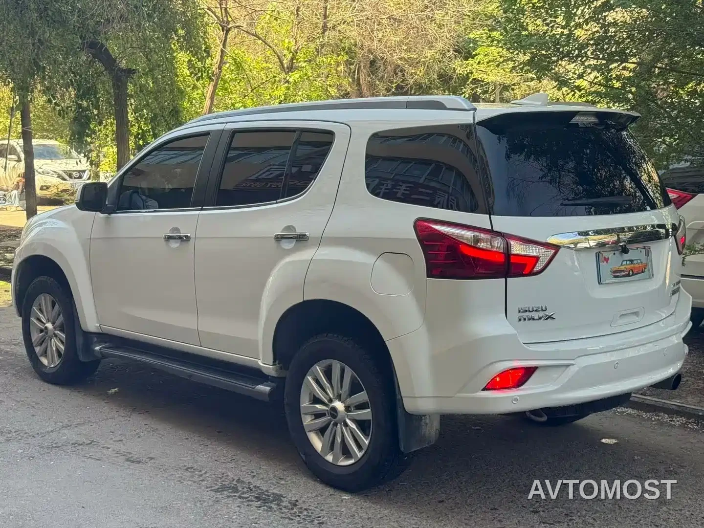 Isuzu mu-X Ranger 2020 Model 1.9T Diesel Automatic 4WD Premium Edition 5-Seater China VI — фото 7