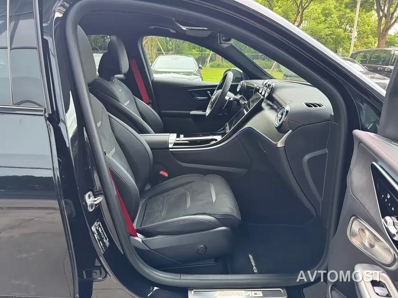 Mercedes-Benz GLC Coupe AMG 2024 AMG GLC 43 4MATIC Coupe SUV — фото 17