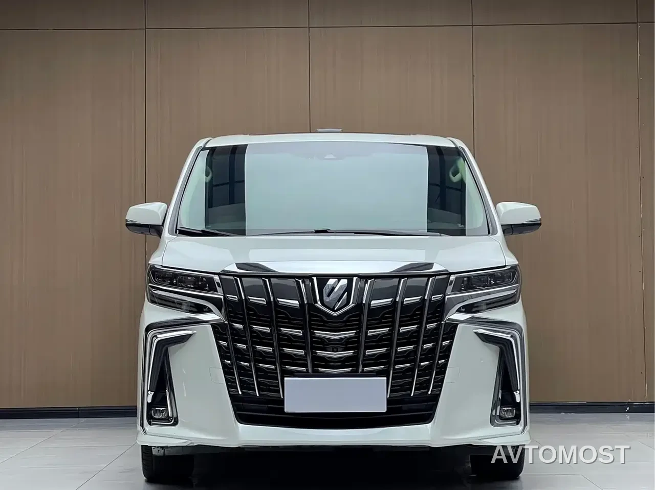 Toyota Alphard 2021 Hybrid 2.5L Luxury — фото 2