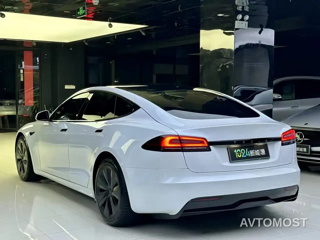 Tesla Model S 2023 Tri-motor AWD Plaid — фото 6
