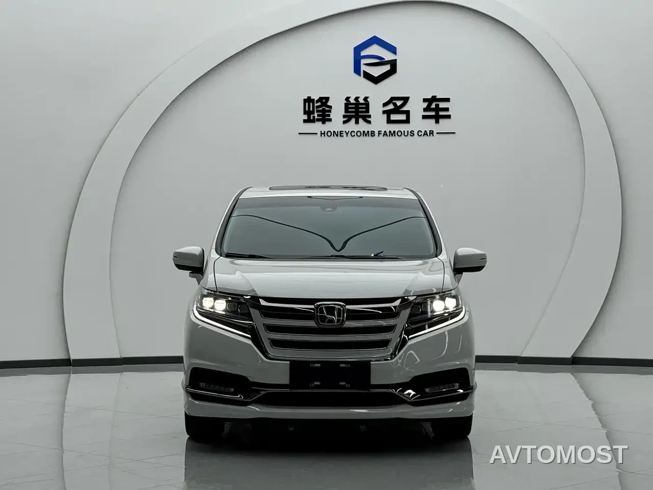 Honda Elysion 2019 2.0L Hybrid Luxury Edition — фото 2