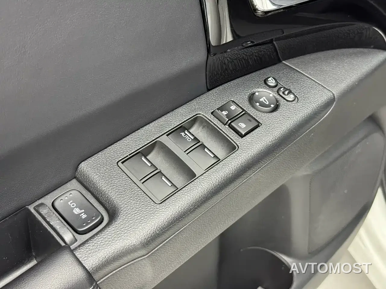 Honda Elysion 2019 2.0L Hybrid Luxury Edition — фото 8
