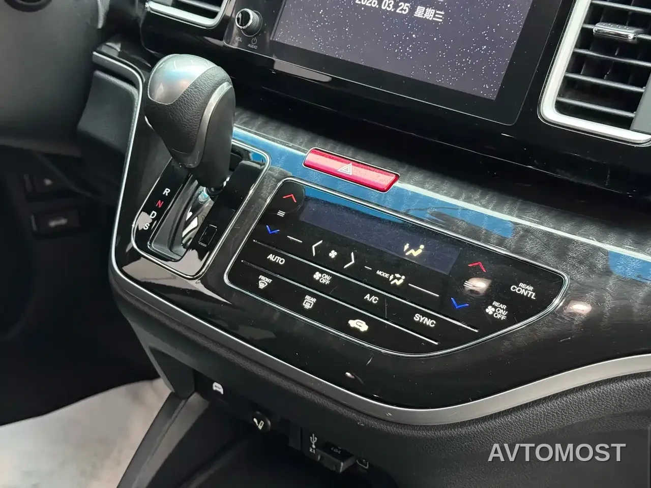 Honda Elysion 2019 2.0L Hybrid Luxury Edition — фото 14