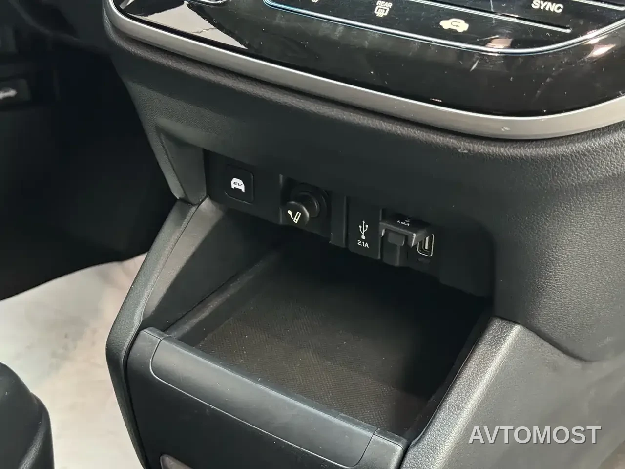 Honda Elysion 2019 2.0L Hybrid Luxury Edition — фото 15
