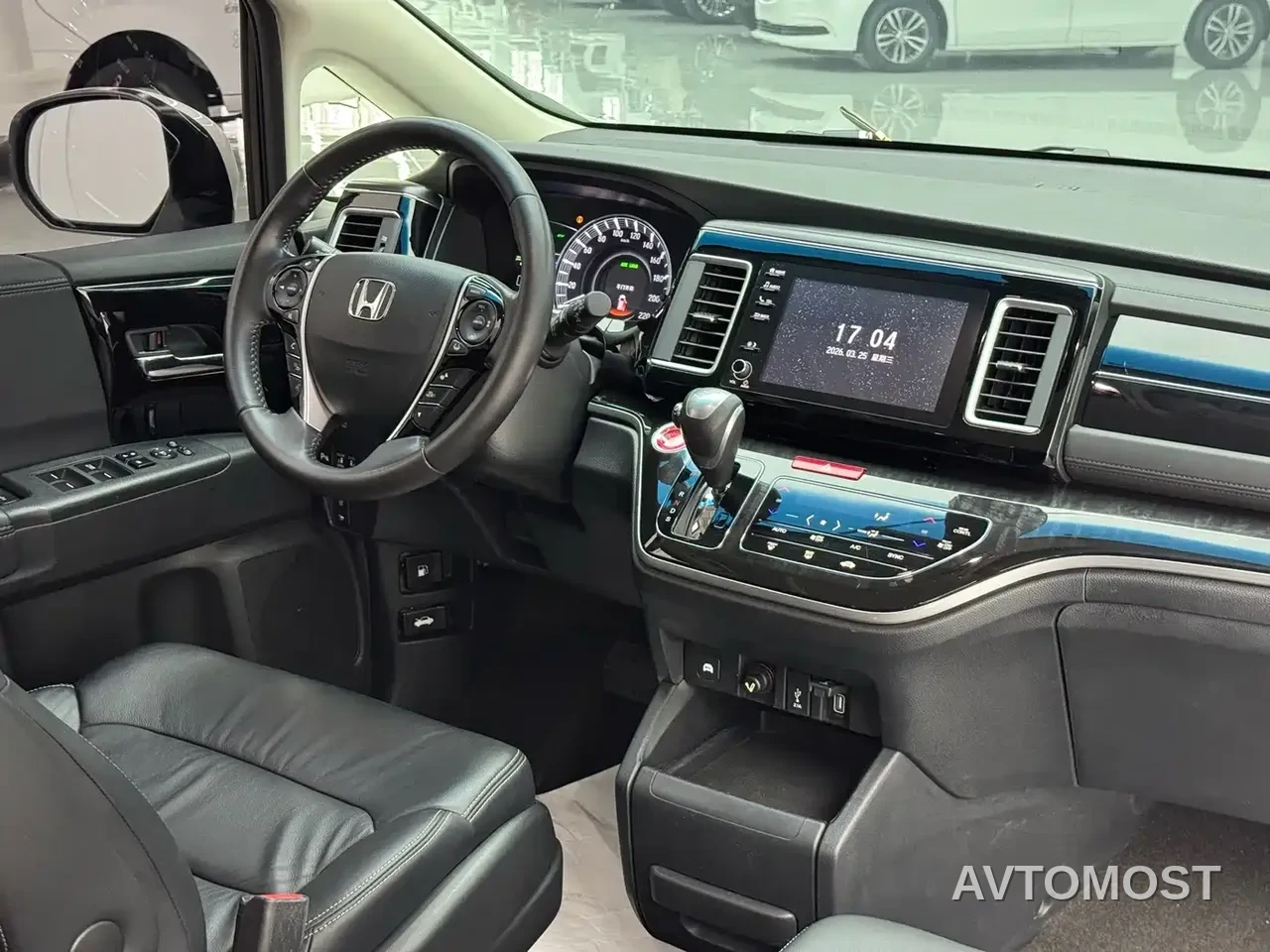 Honda Elysion 2019 2.0L Hybrid Luxury Edition — фото 16