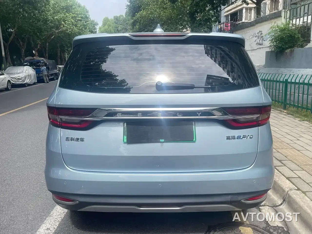Geely Jiaji New Energy 2021 ePro 1.5TD PHEV Ultimate Enjoyment Type — фото 3