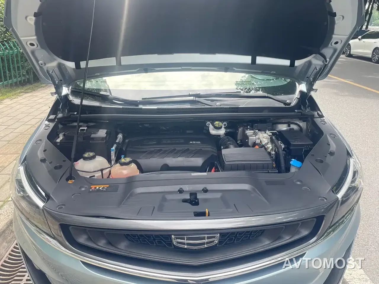 Geely Jiaji New Energy 2021 ePro 1.5TD PHEV Ultimate Enjoyment Type — фото 8
