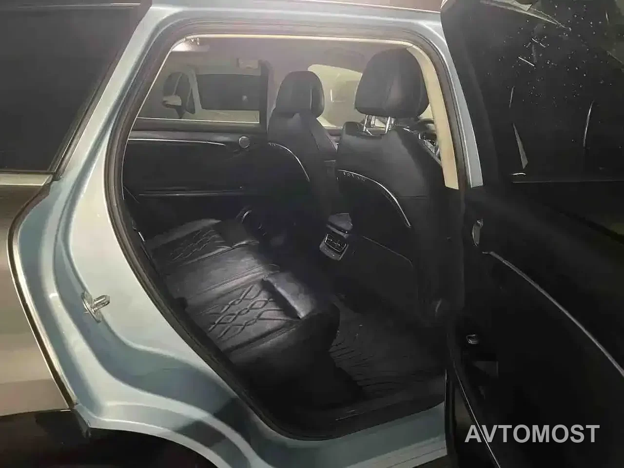VOYAH FREE 2021 4WD Extended Range Launch Edition Exclusive Luxury Package — фото 9