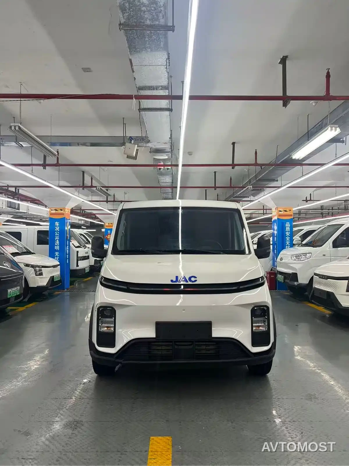 JAC Motors Van Boulevard 2024 V8 Explorer Edition CATL — фото 2