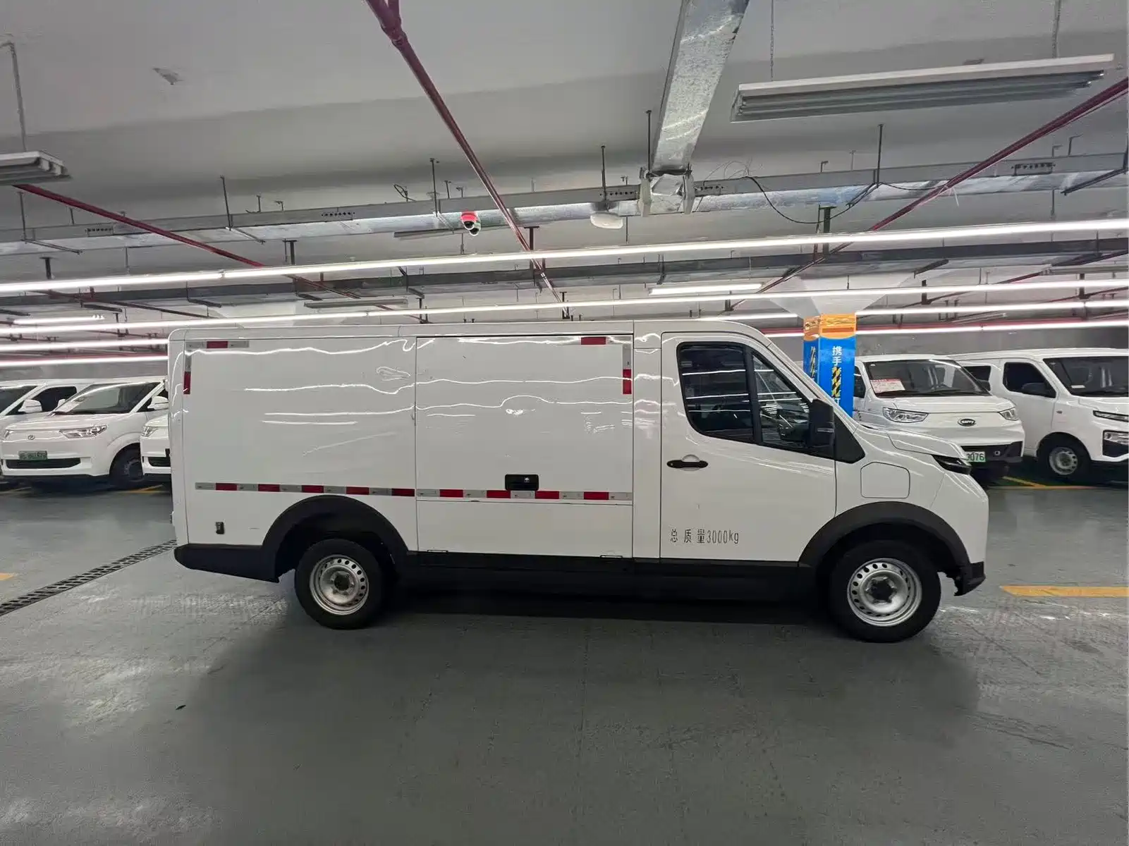 JAC Motors Van Boulevard 2024 V8 Explorer Edition CATL — фото 4