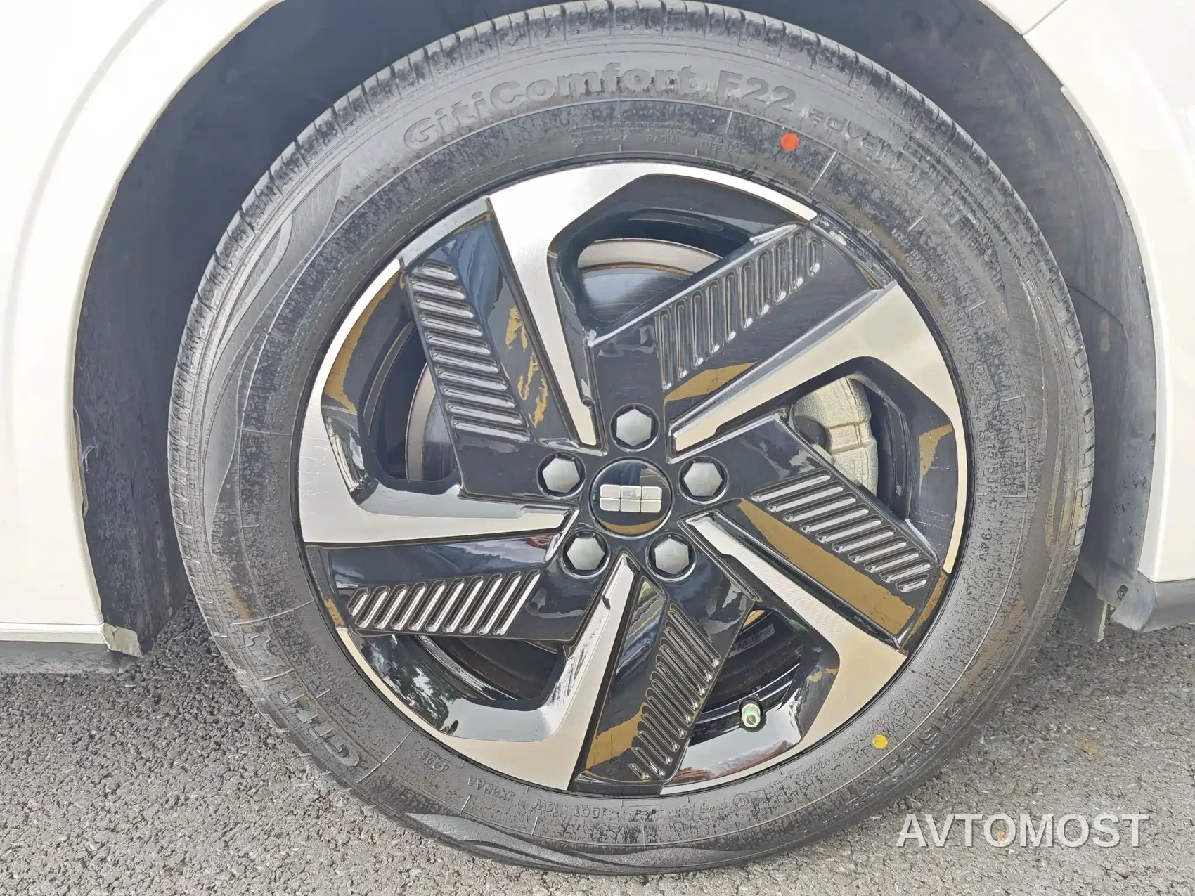 Geely Galaxy L6 2024 60km PLUS Soaring Dragon Edition — фото 10