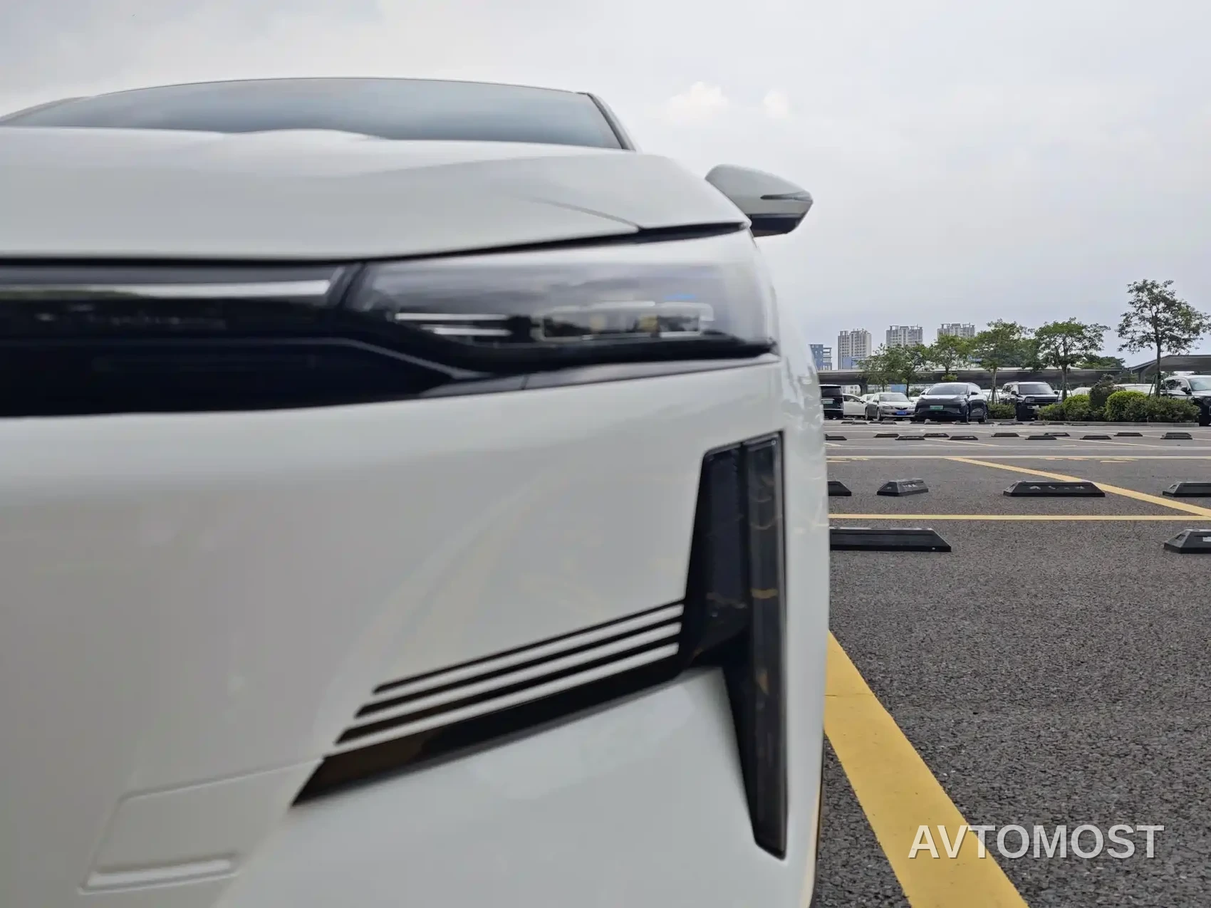 Geely Galaxy L6 2024 60km PLUS Soaring Dragon Edition — фото 11