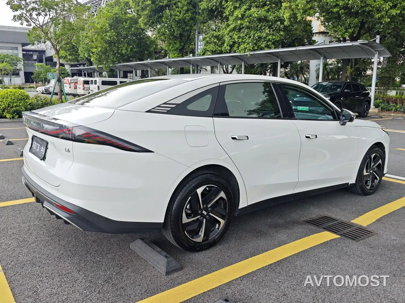 Geely Galaxy L6 2024 60km PLUS Soaring Dragon Edition — фото 18