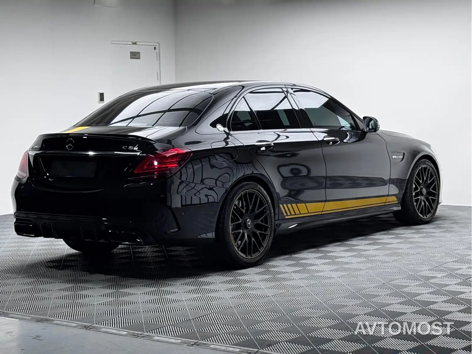 Mercedes-Benz C-Class AMG 2021 AMG C 63 Night Edition — фото 5