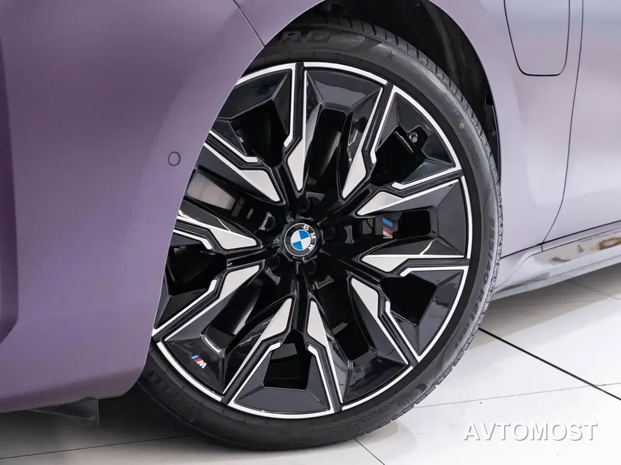 BMW M760Le 2023 M760Le xDrive — фото 1