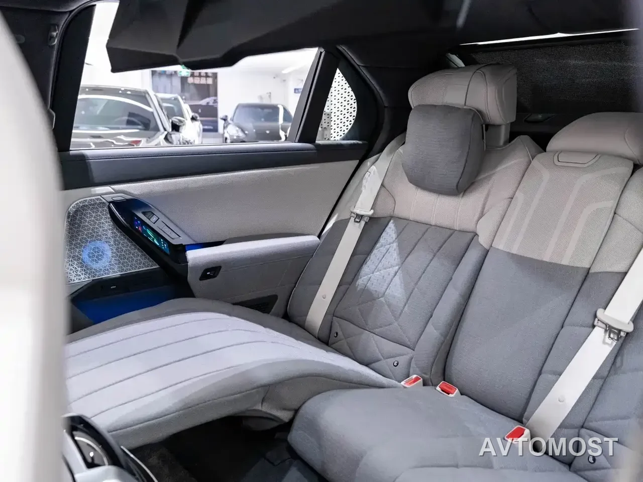BMW M760Le 2023 M760Le xDrive — фото 14