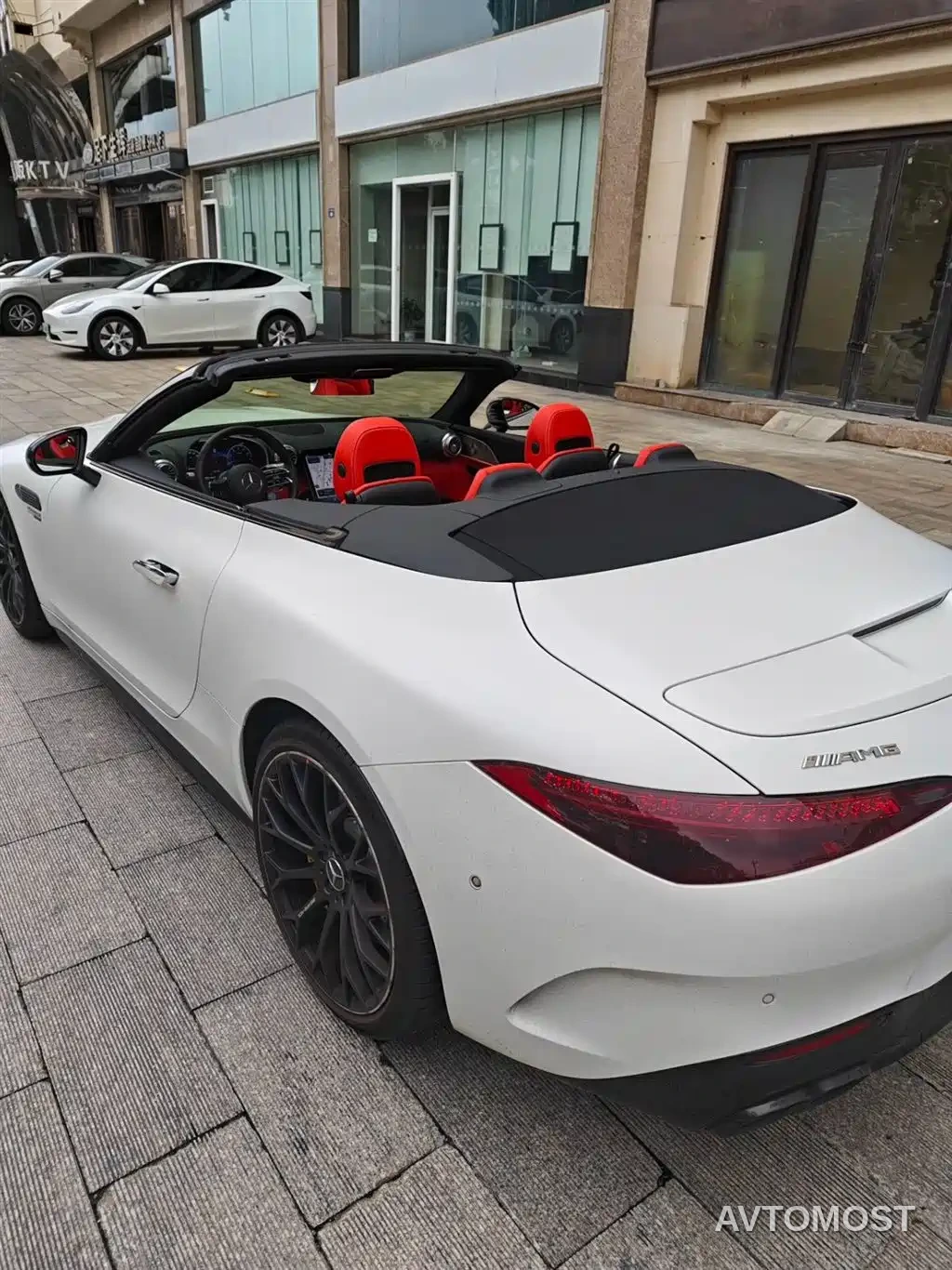 Mercedes-Benz SL-Class AMG 2024 AMG SL 63 4MATIC+ — фото 3