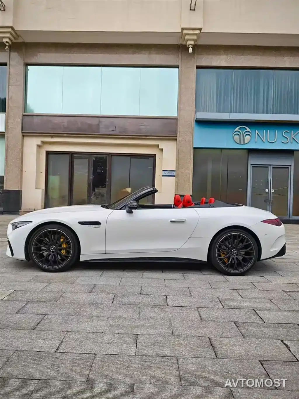 Mercedes-Benz SL-Class AMG 2024 AMG SL 63 4MATIC+ — фото 4