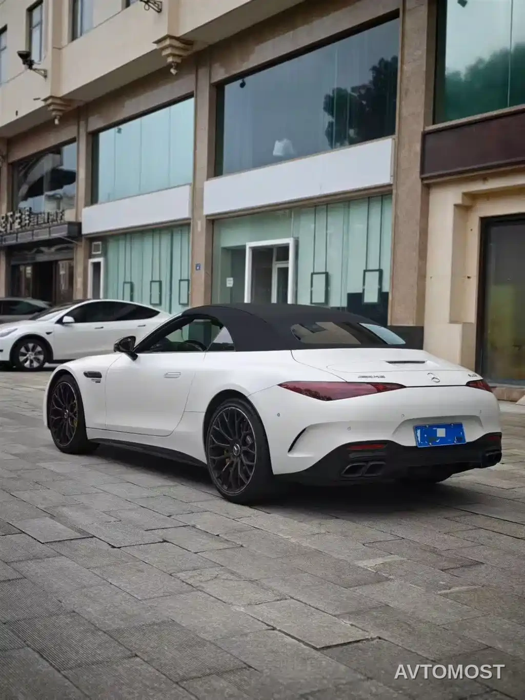 Mercedes-Benz SL-Class AMG 2024 AMG SL 63 4MATIC+ — фото 5