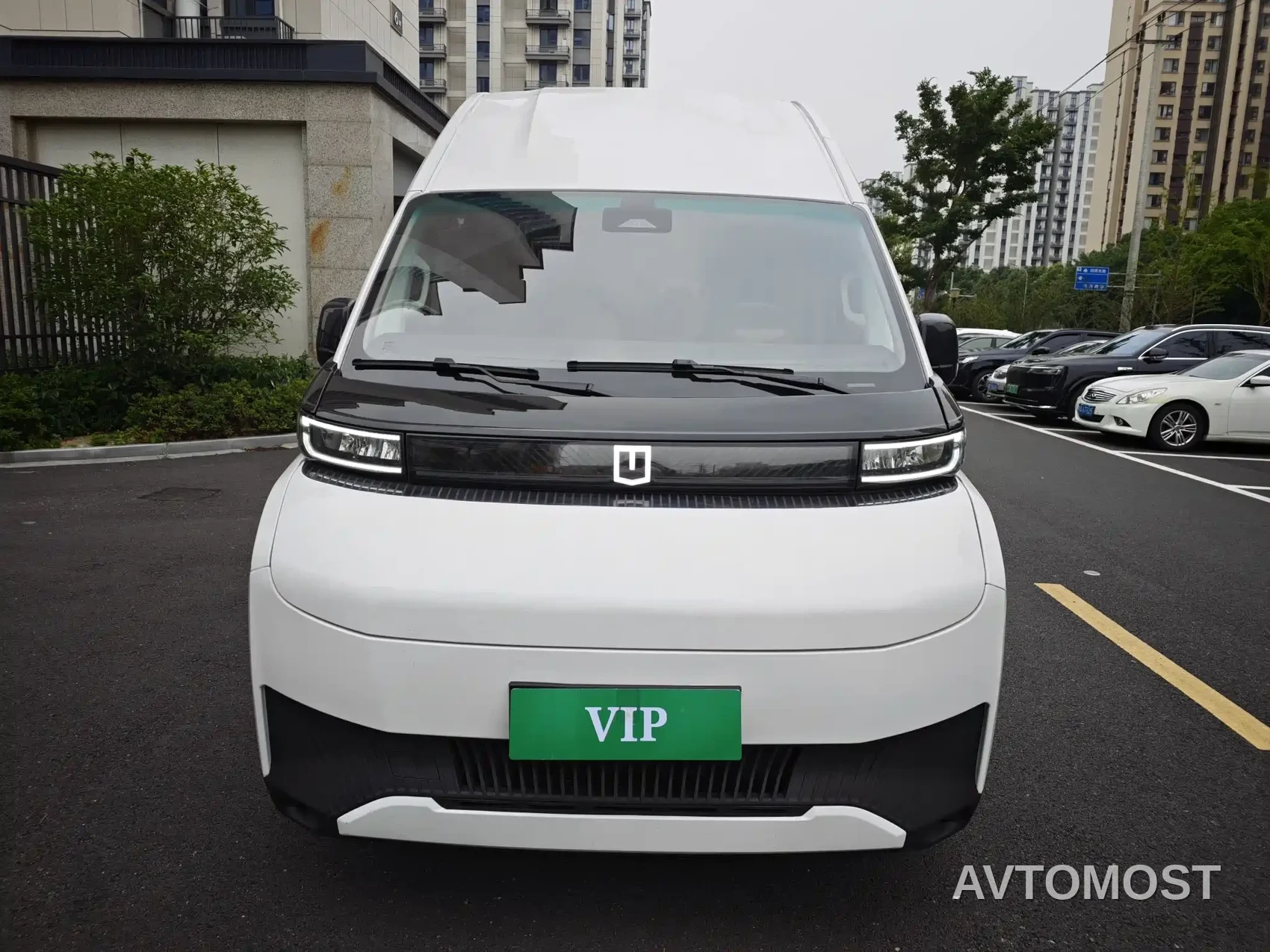 Yuan Cheng Farizon Super VAN 2025 Smart Wealth Edition Medium Wheelbase High Roof 68kWh Smart Core — фото 1