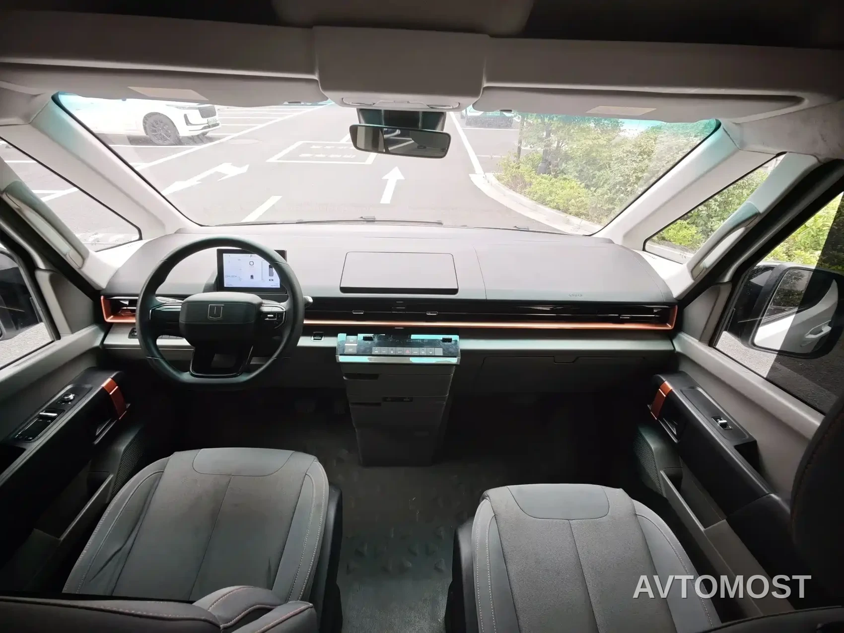 Yuan Cheng Farizon Super VAN 2025 Smart Wealth Edition Medium Wheelbase High Roof 68kWh Smart Core — фото 4