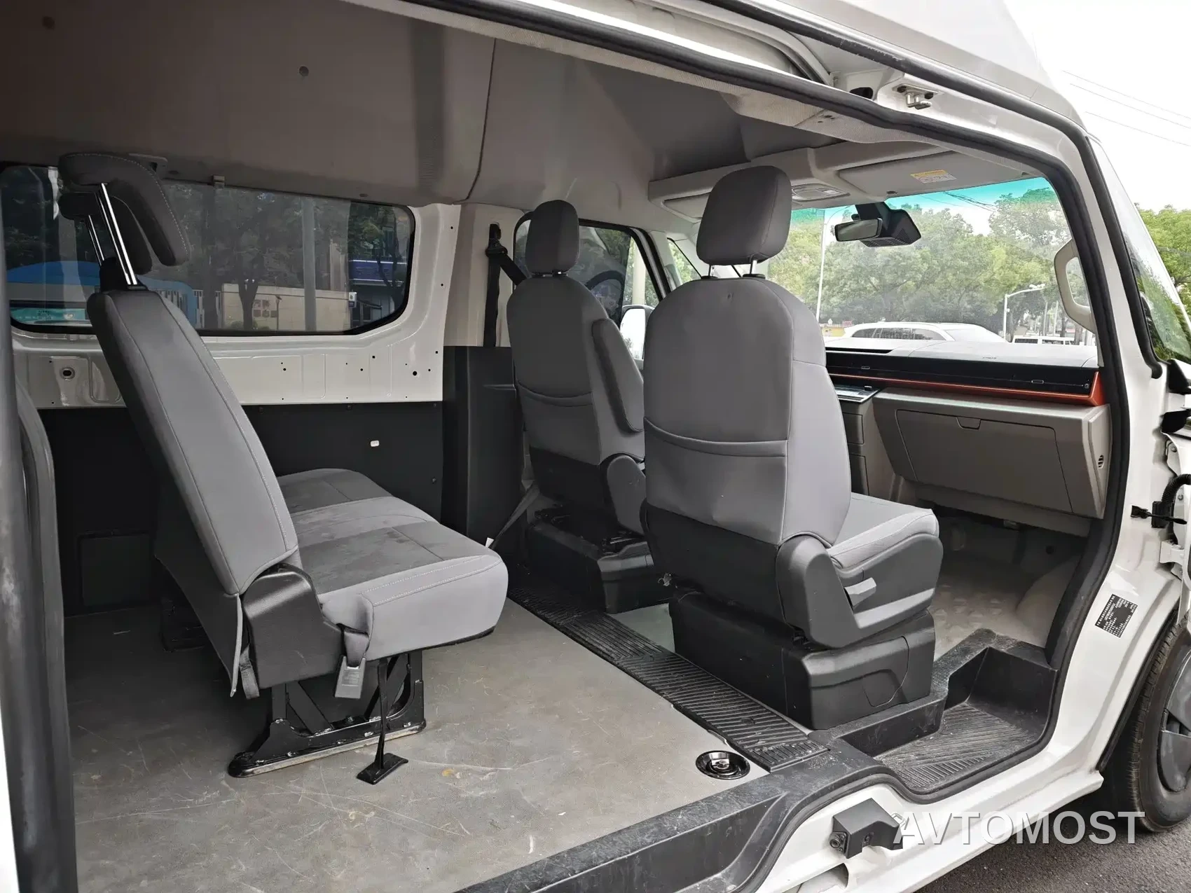 Yuan Cheng Farizon Super VAN 2025 Smart Wealth Edition Medium Wheelbase High Roof 68kWh Smart Core — фото 12