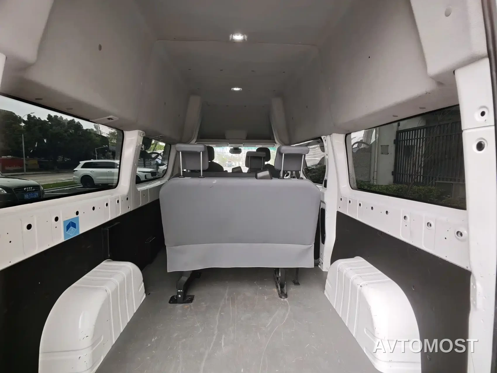 Yuan Cheng Farizon Super VAN 2025 Smart Wealth Edition Medium Wheelbase High Roof 68kWh Smart Core — фото 13
