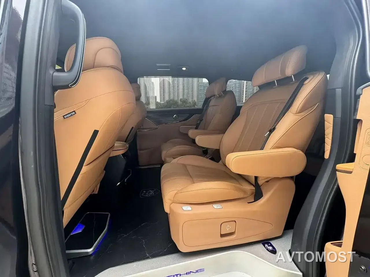 Dongfeng Fengxing Starlight V9 2026 Beyond Joy Series 200km Comfort — фото 8