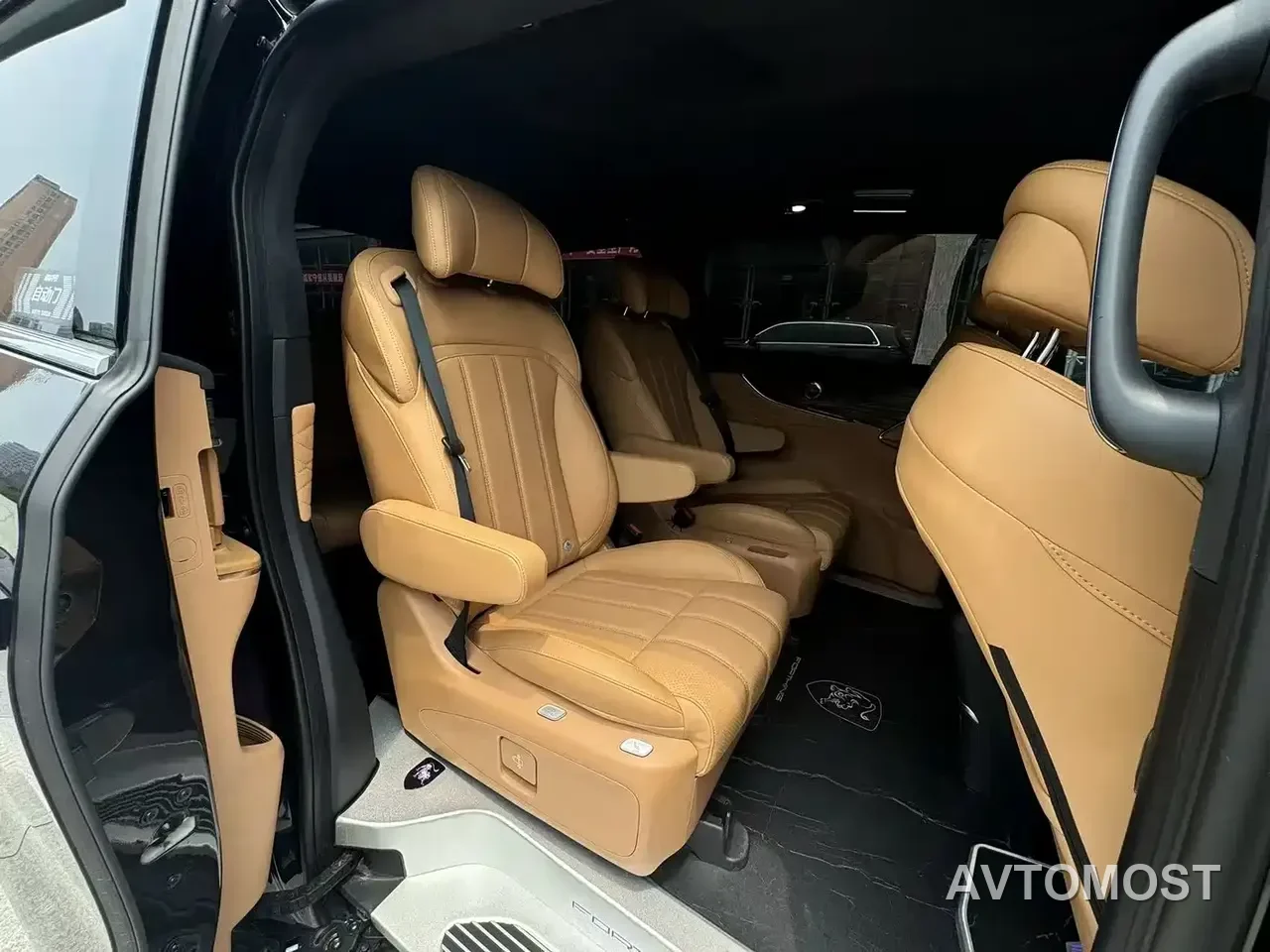 Dongfeng Fengxing Starlight V9 2026 Beyond Joy Series 200km Comfort — фото 10