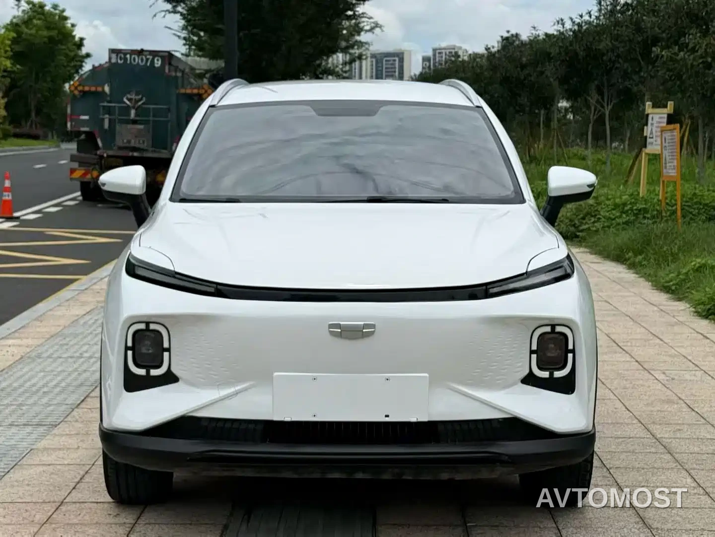 Geely Geometry E Firefly 2024 Model 301km Light Flow — фото 2