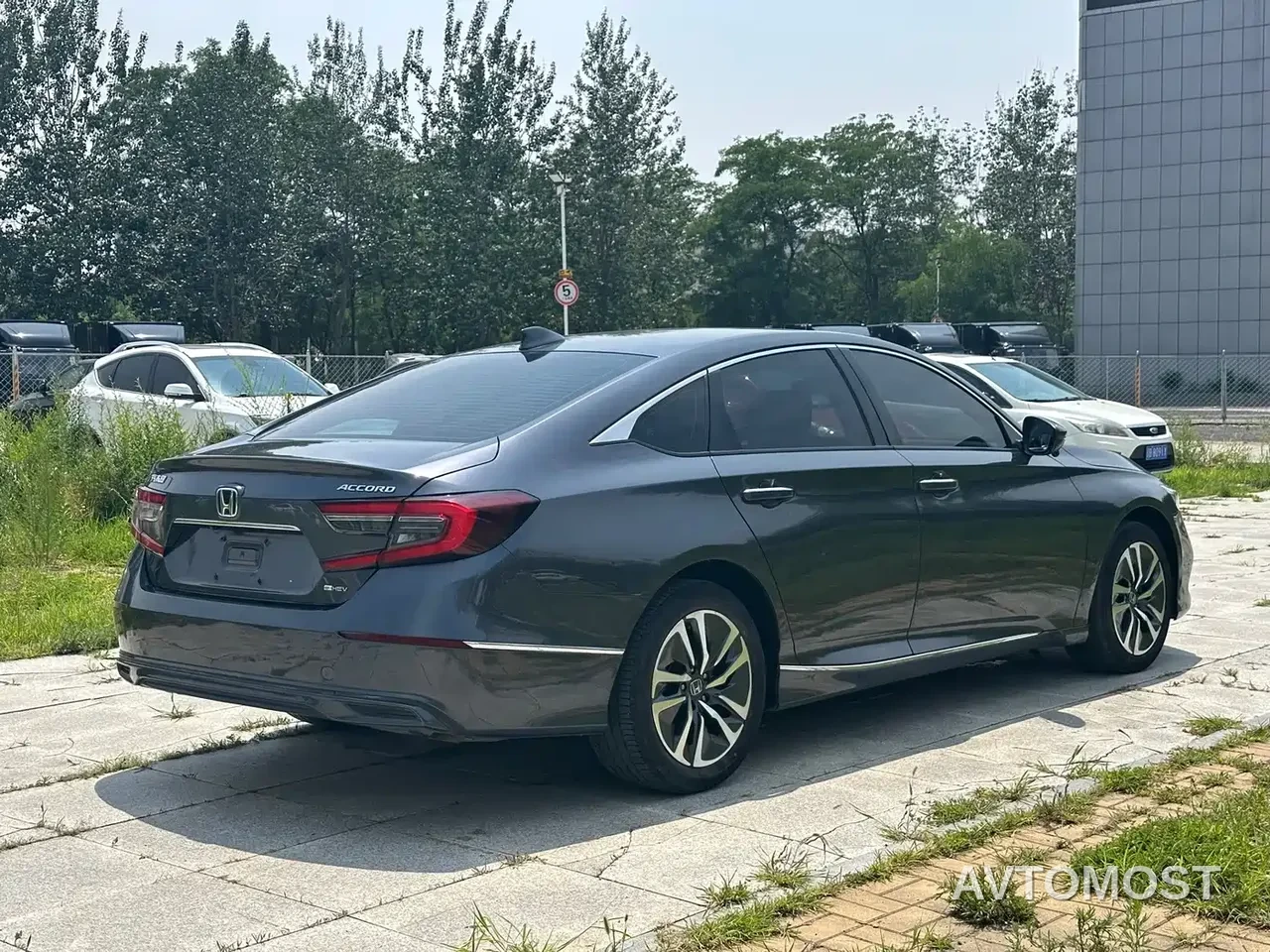 Honda Accord 2022 Sharp Hybrid 2.0L Sharp Leader Edition — фото 3