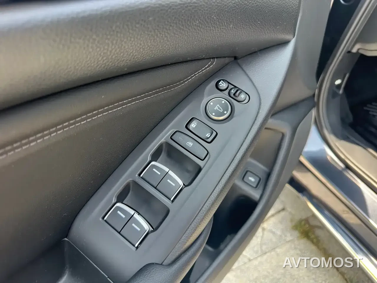 Honda Accord 2022 Sharp Hybrid 2.0L Sharp Leader Edition — фото 12