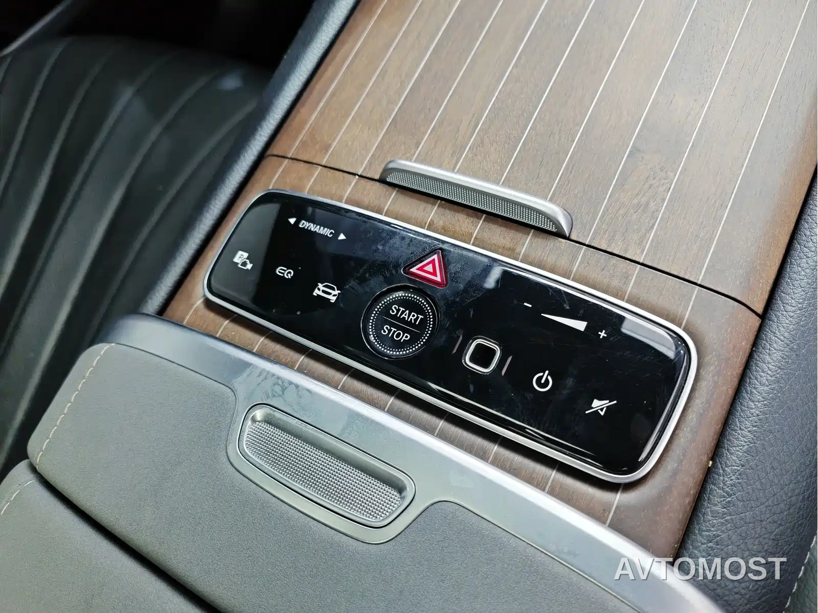 Mercedes-Benz EQS SUV 2023 450 4MATIC Pioneer Edition — фото 16