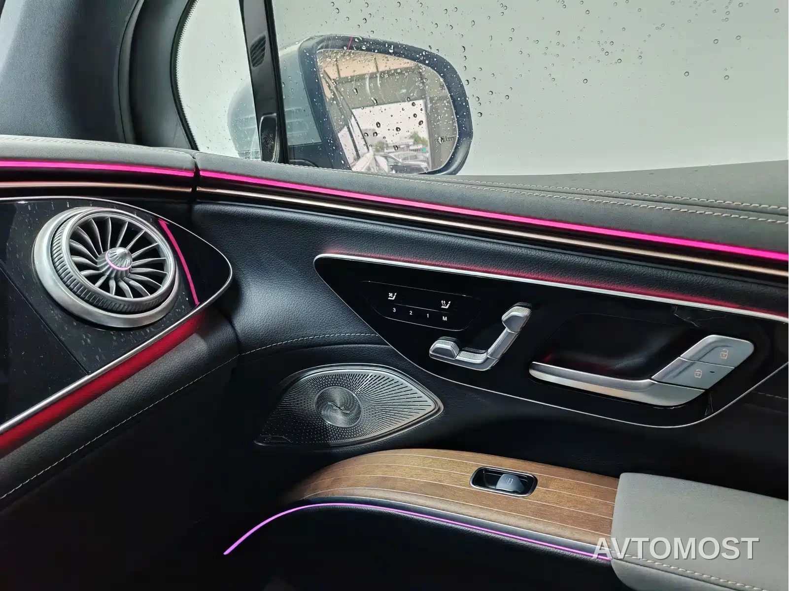 Mercedes-Benz EQS SUV 2023 450 4MATIC Pioneer Edition — фото 17